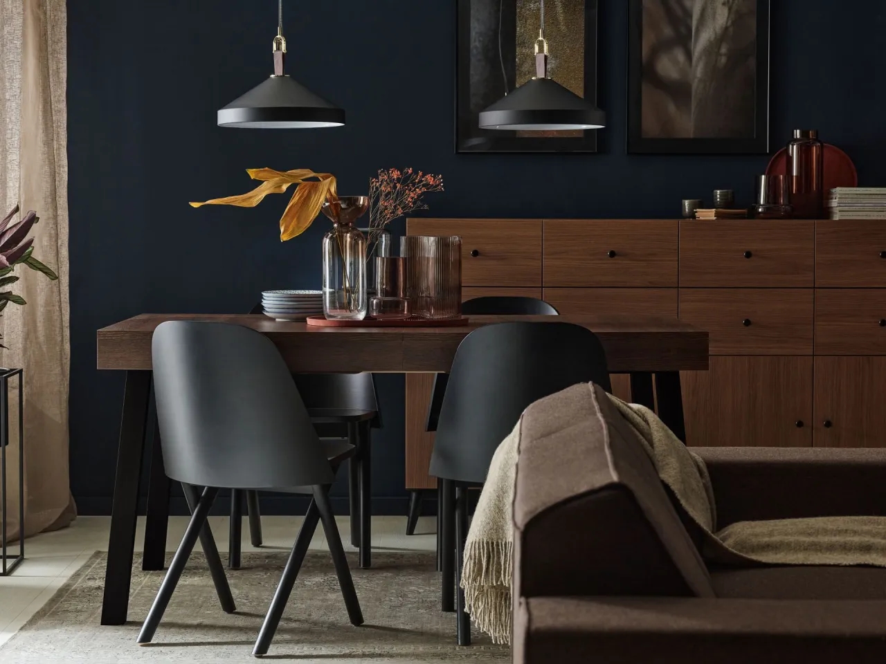 Jaki kolor ścian do brązowych mebli, aby uniknąć błędów w aranżacji?