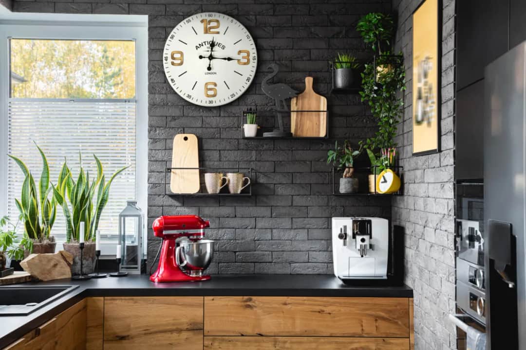 Pomysły na to, co powiesić na ścianę w kuchni, które zachwycą każdego