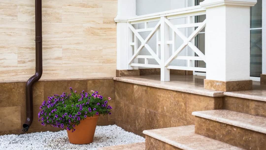 Czym wykończyć cokół na elewacji? Oto najlepsze materiały i porady